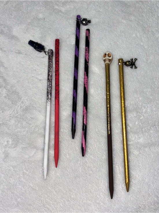 The Unbranded Brand Accessories - Trio of Hand Painted Wooden Hairsticks